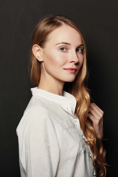portrait-young-beautiful-woman-on-black-backgroun-EC2UMWT.jpg